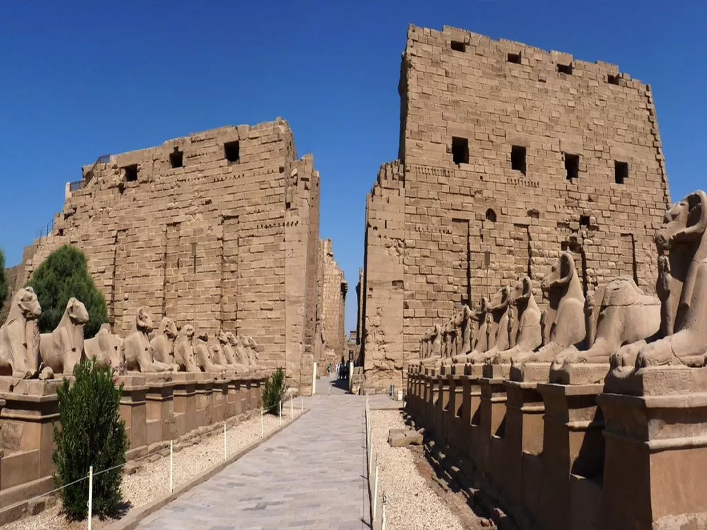 Excursion from Hurghada to Luxor 1 Day excursion-from-hurghada-to-luxor/Hurghada-to-Luxor-trip-3.jpg