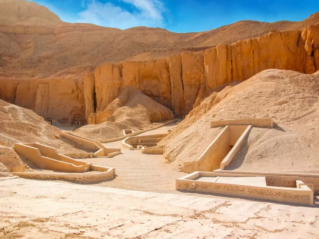 Excursion to Luxor from Hurghada for 2 days excursion-to-luxor-from-hurghada-for-2-days/Hurghada-to-Luxor-trip-13.jpg