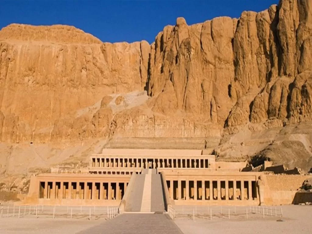 Excursion to Luxor from Hurghada for 2 days excursion-to-luxor-from-hurghada-for-2-days/Hurghada-to-Luxor-trip-14.jpg